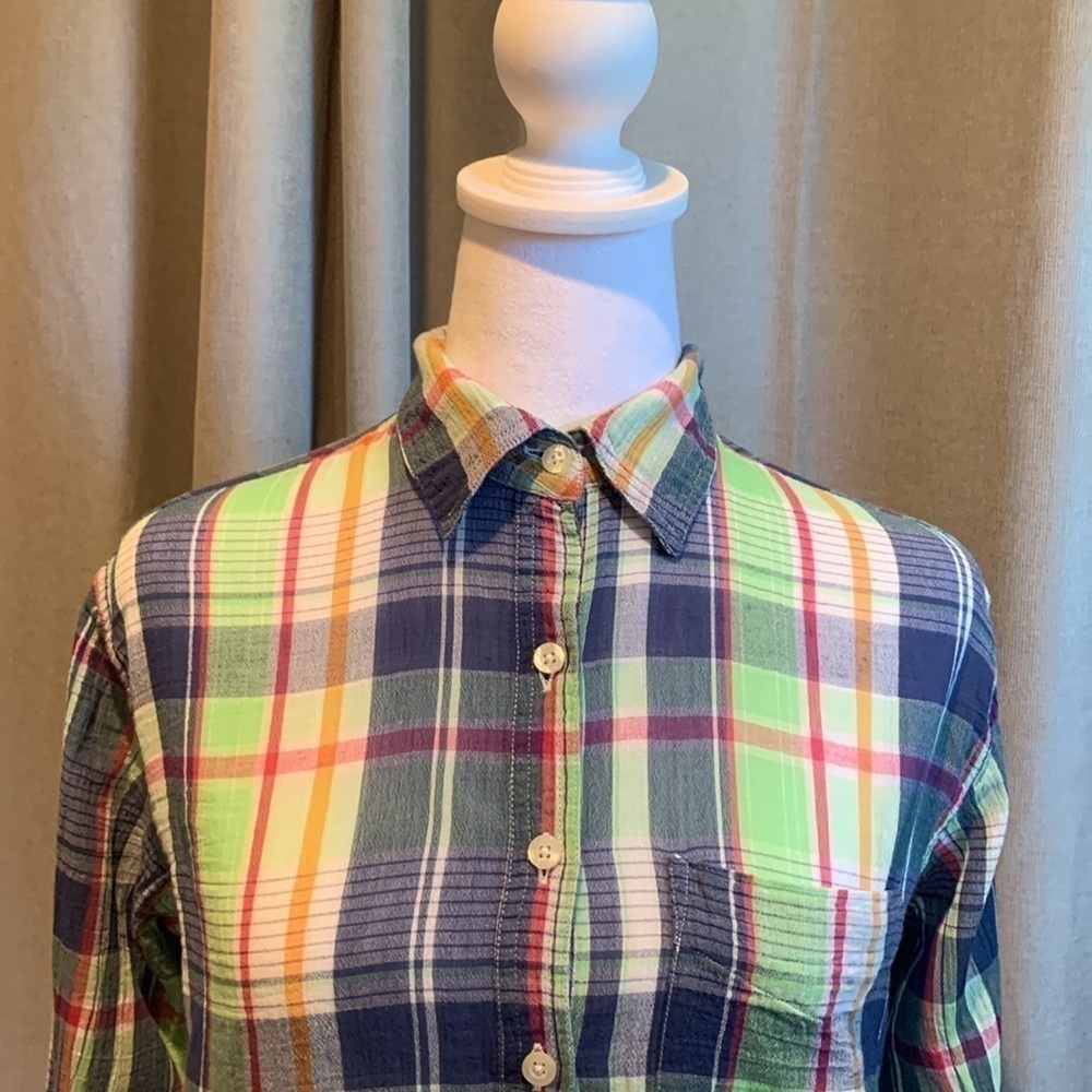 NWOT - Chaps Lightweight Plaid Button Down Top Size Small - Picture 2 of 15
